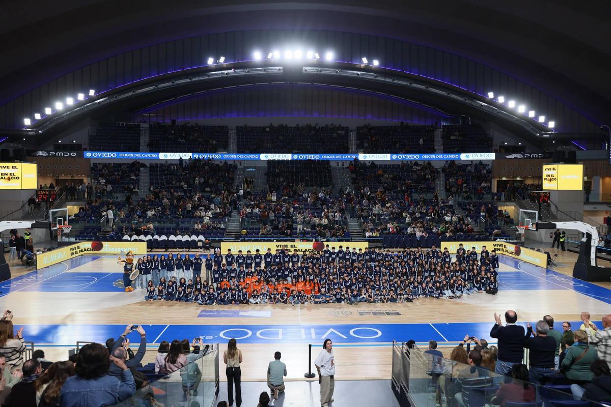 Todas las imágenes de la victoria del Alimerka Oviedo Balontesto ante el Melilla (101-70) en el Palacio de los Deportes