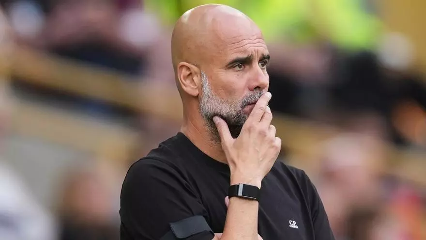 Pep Guardiola se exime del faraónico gasto del City en fichajes: "No solo es el city, ¿no?"