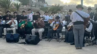 El barrio de San Roque comienza sus fiestas patronales con la lectura del pregón y una actuación folclórica