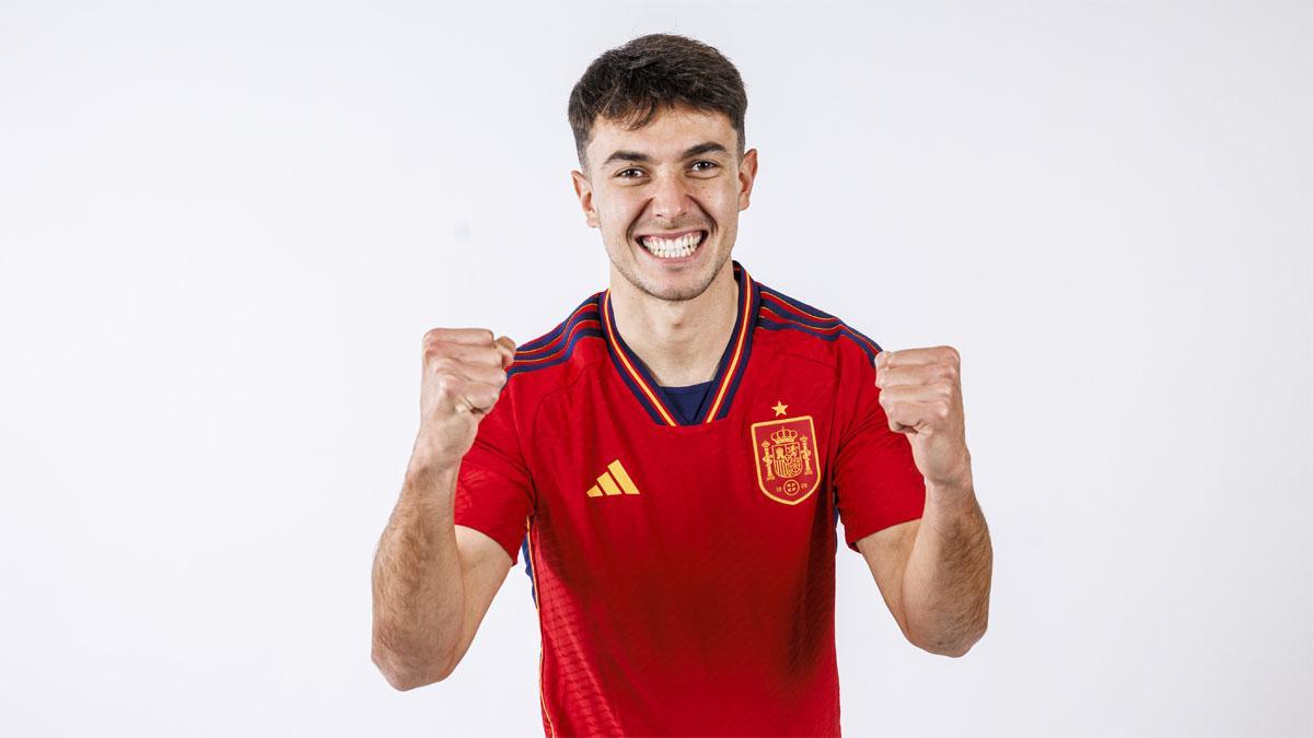 Zubimendi, con la camiseta de la selección española