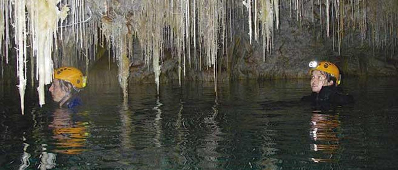 La cueva des Pas de Vallgornera es un tesoro.