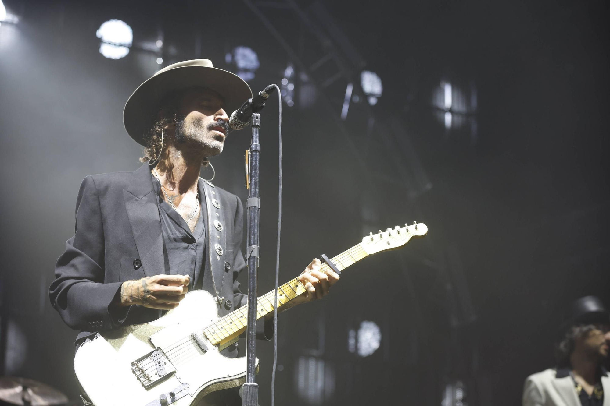 El concierto de Leiva en el Gijón Life, en imágenes