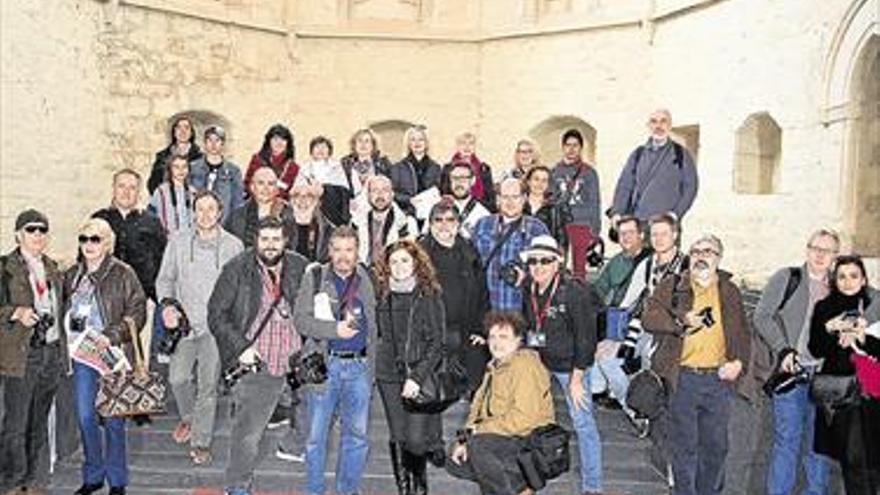 Treinta ‘Canonistas’ se reúnen en Morella para retratar la ciudad y degustar su gastronomía