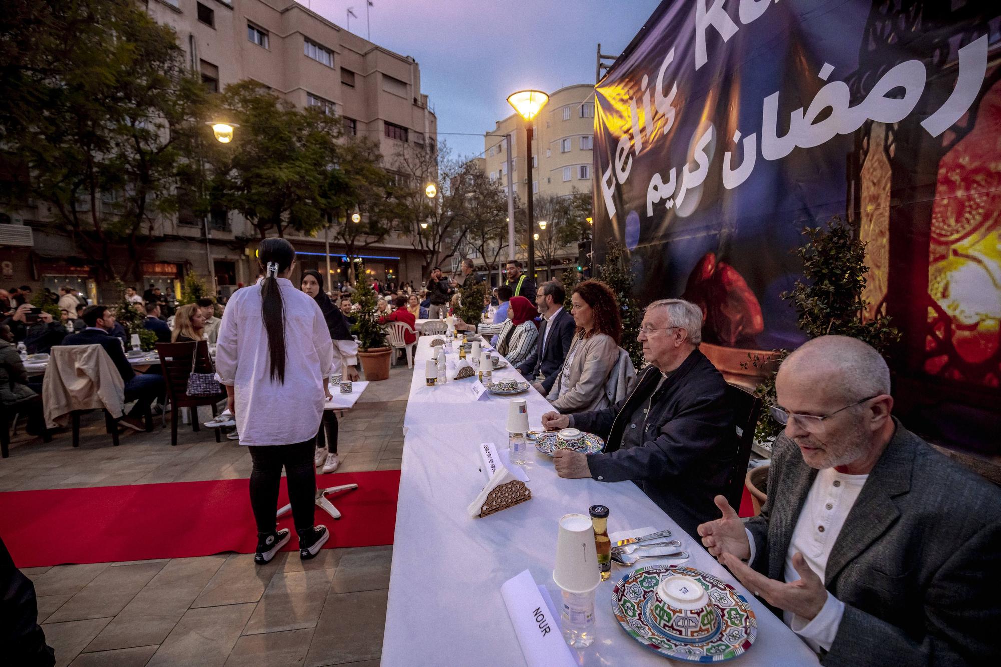 Los musulmanes de Mallorca celebran una cena multitudinaria en Palma