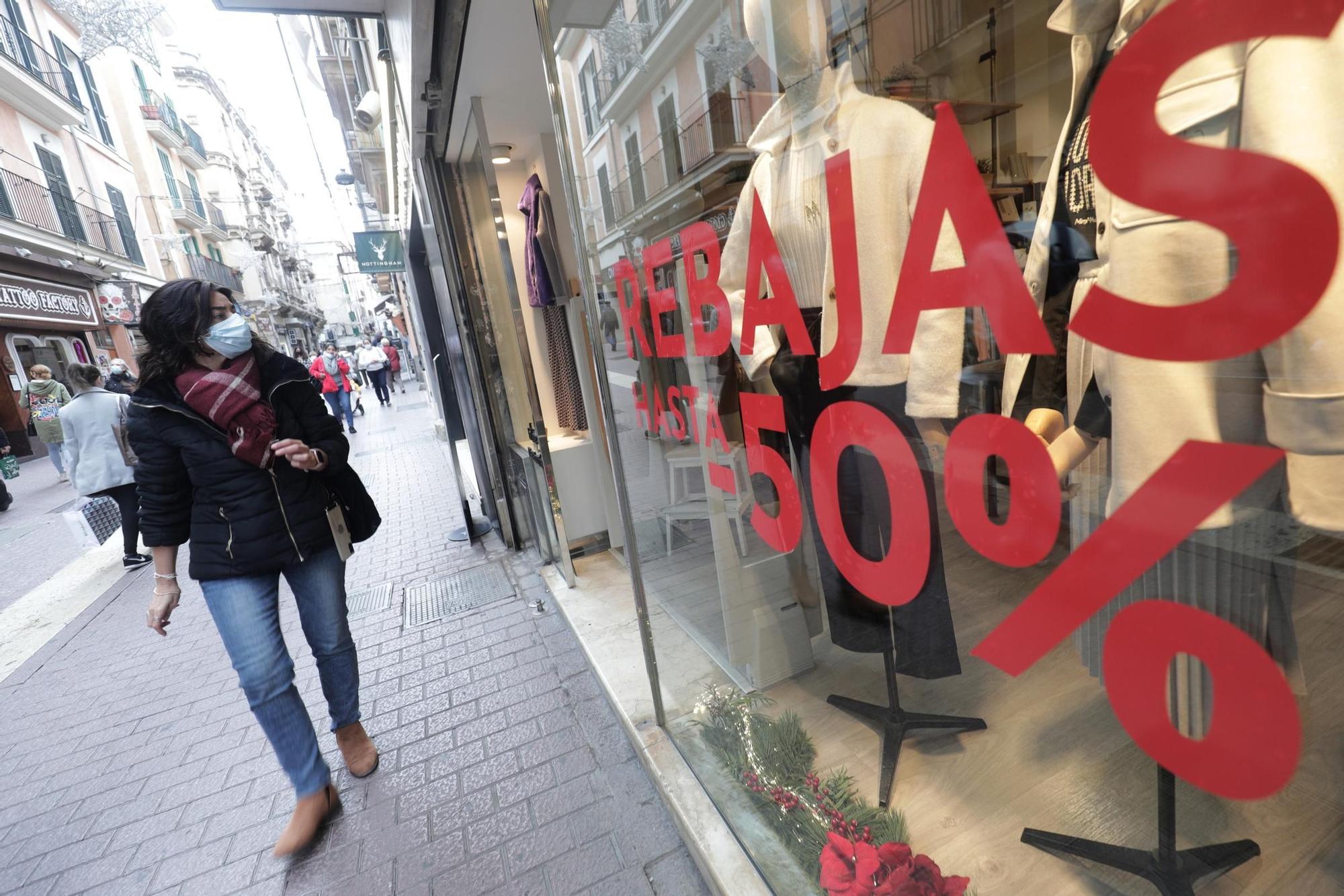 Primer día de rebajas: «Esperamos salvar la temporada de Navidad, que ha sido nefasta»