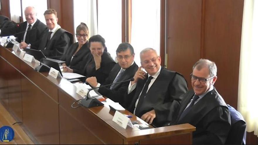 Un bebé 'se cuela' en la Audiencia de Badajoz durante el juicio de David Sánchez y el magistrado reacciona: 