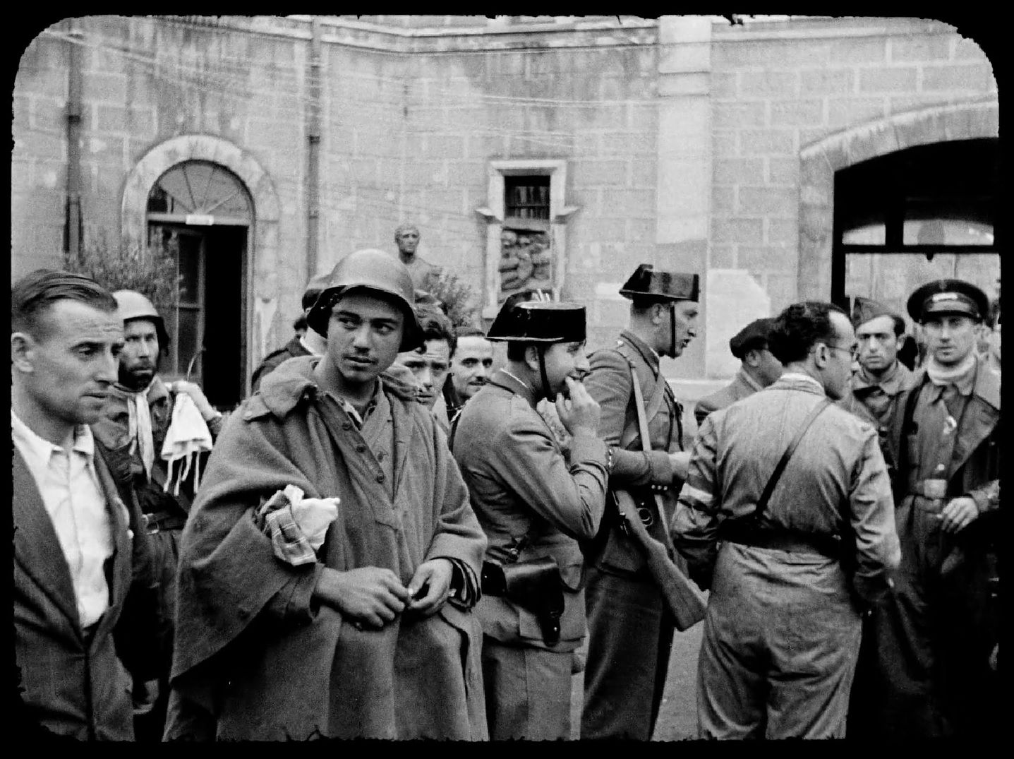 La entrada en Oviedo de las tropas nacionales. 2 de noviembre de 1936
