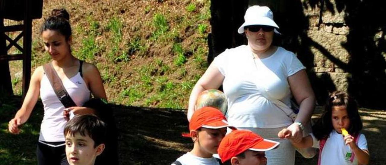 Niños participantes en los campamentos de verano de Meaño. // I.A.