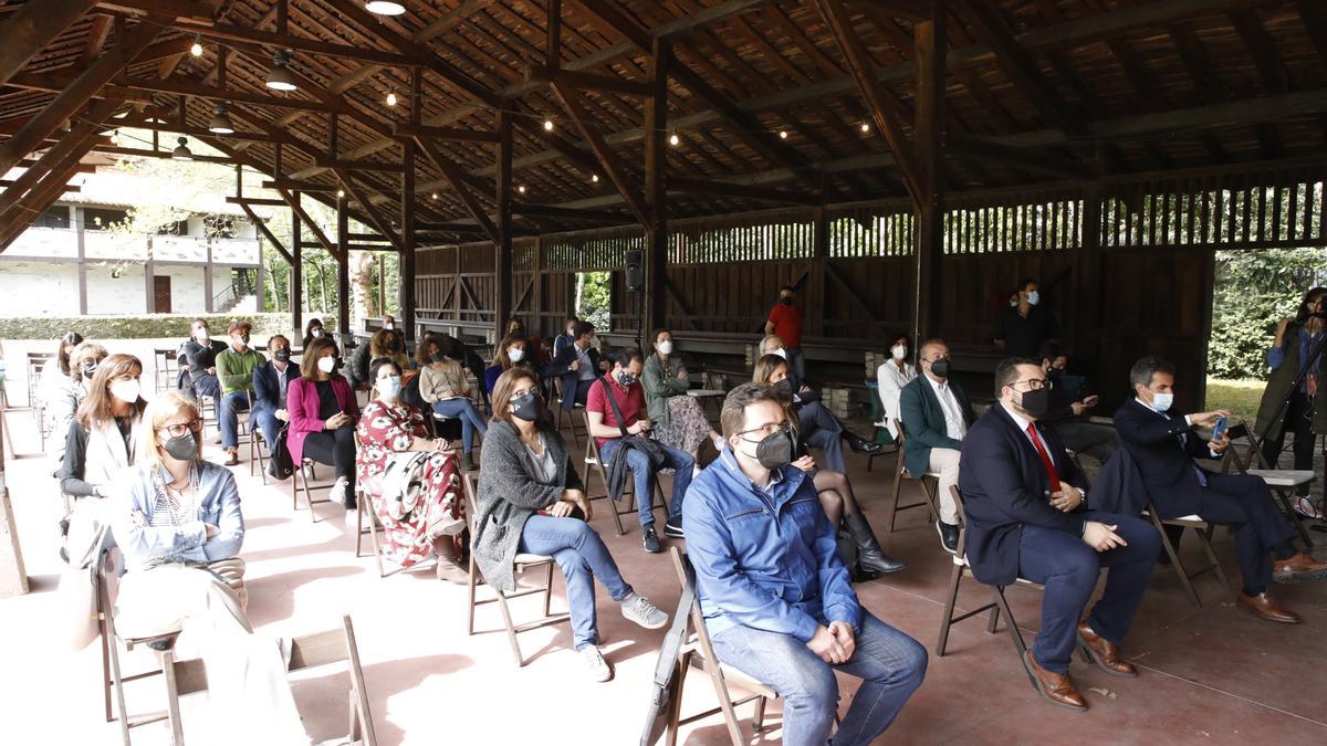 Asistentes a la presentación en el Museu del Pueblu d&#039;Asturies