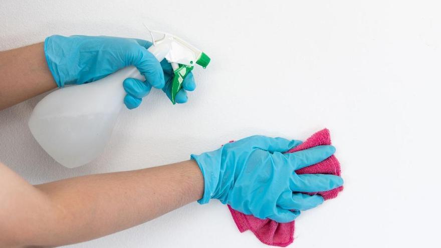 Adiós a las manchas de la pared: trucos para limpiar las paredes sin estropear la pintura