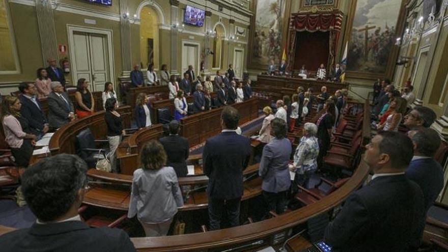 Canarias pone a prueba su nuevo sistema electoral este domingo