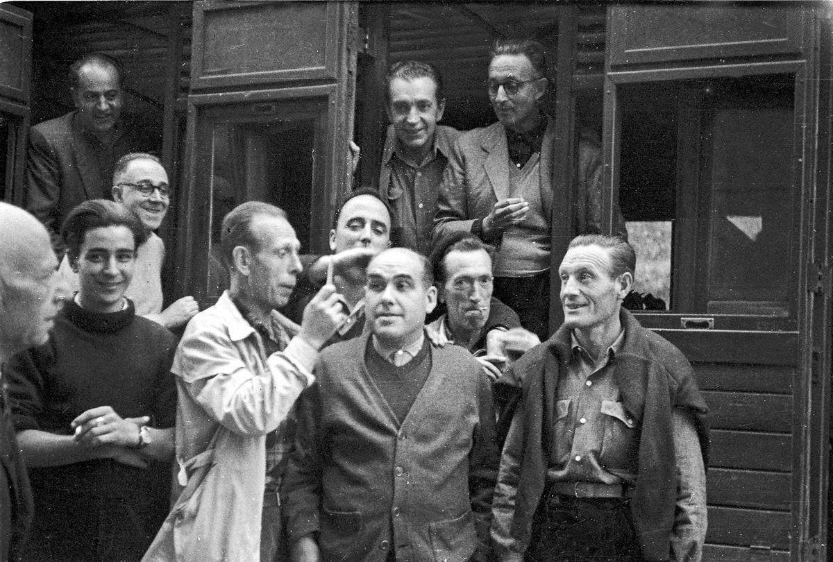 El tren era el mitjà habitual en les excursions dels primers anys del Centre Excursionista Montclar. Fotografia de l'any 1950.