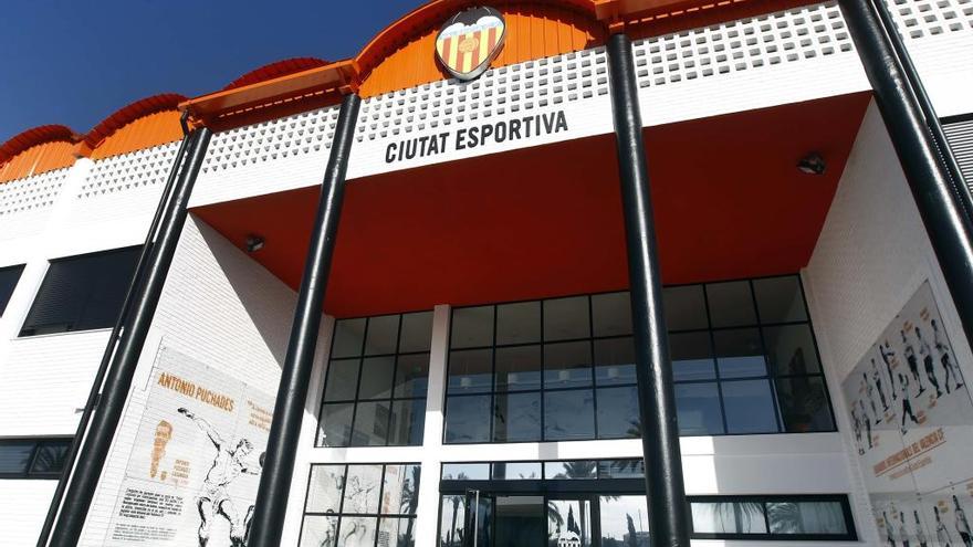 El Valencia CF prescinde de los 12 equipos de pago de su escuela infantil