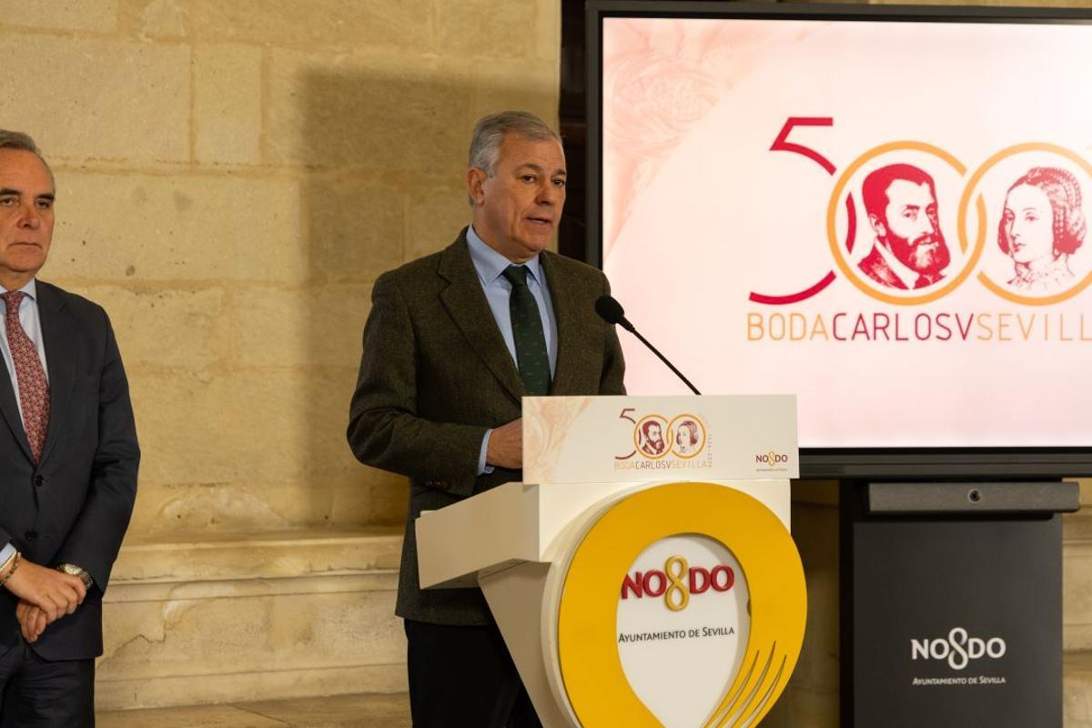 Presentación de los actos conmemorativos de la boda de Carlos V e Isabel de Portugal con el alcalde, José Luis Sanz, y el portavoz, Juan Bueno