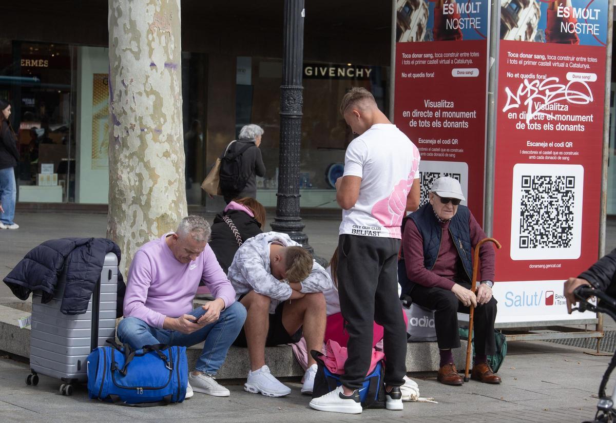 Los turistas llenan Barcelona pese al mal tiempo