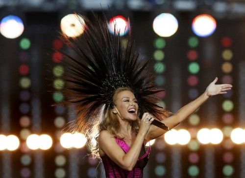 La cantante australiana participó en la ceremonia de clausura de los Juegos de la Commonwealth en Glasgow