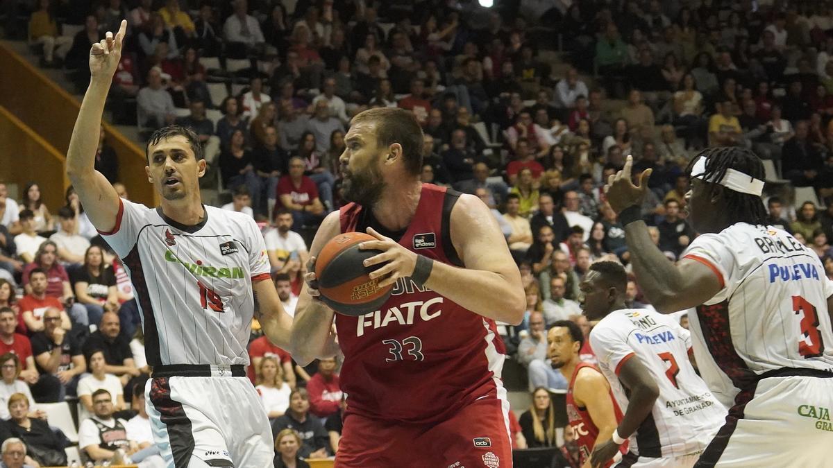 Marc Gasol durant el Girona-Granada a Fontajau