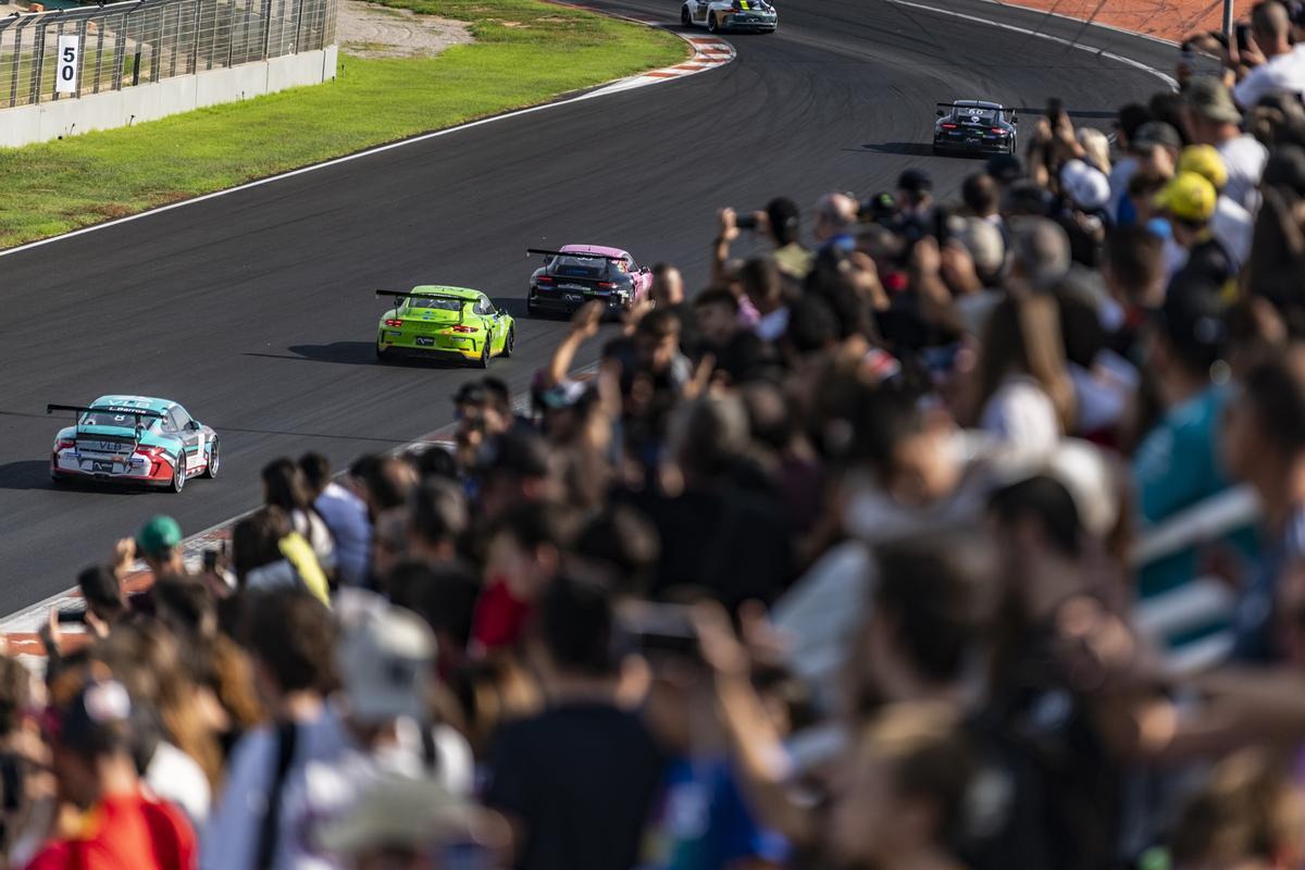Entrada libre para los aficionados a la tribuna de Boxes y al paddock.