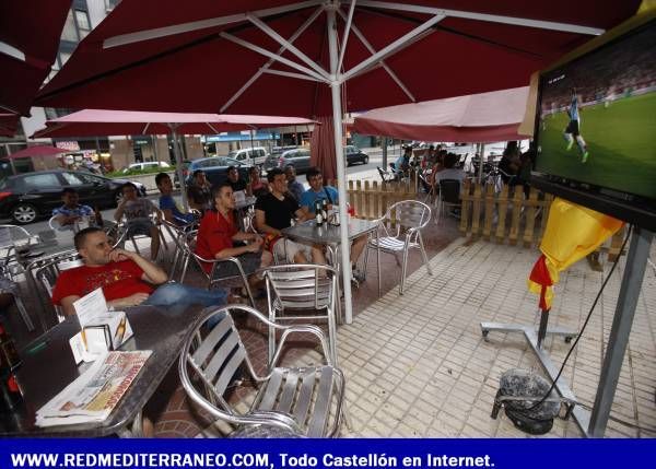 CASTELLÓN SUFRE Y DISFRUTA CON LA 'ROJA'