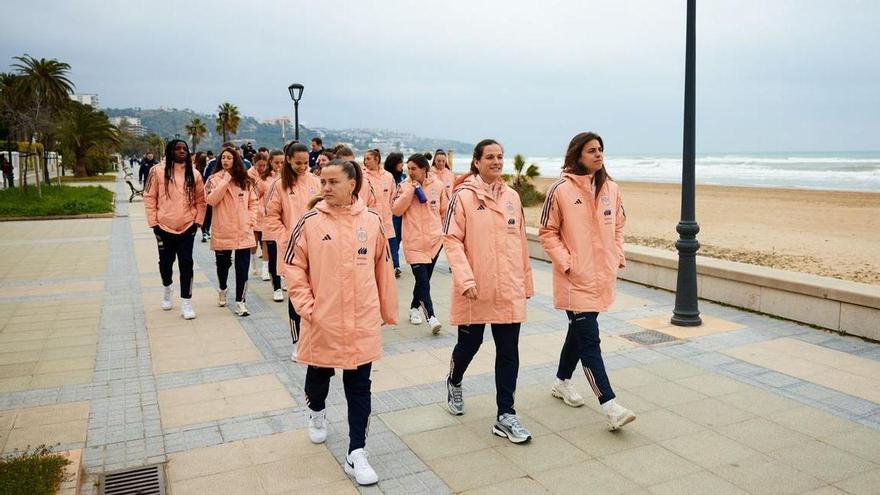 Vídeo | La selección española femenina vela armas para el partido frente a Islandia en el SkyFi Castalia