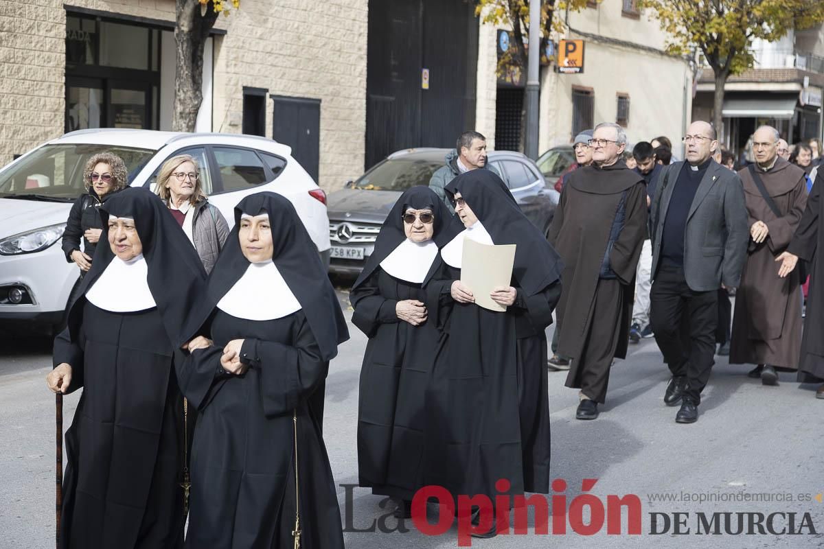 Así ha sido el traslado del cuatro y la reliquia de Santa Teresa de Jornet desde el Asilo hasta la Parroquia de la Concepción en Caravaca