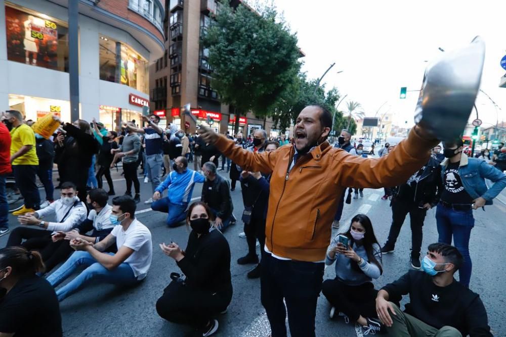 Hosteleros protestan en Murcia