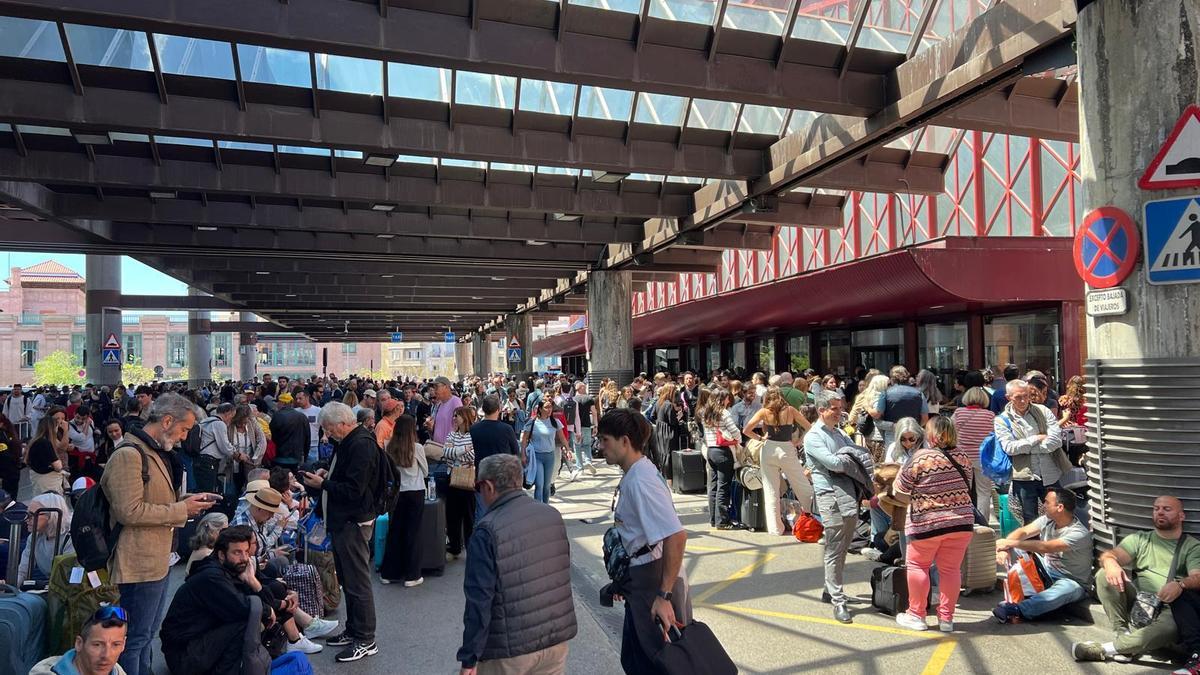 La entrada principal a la estación de Atocha, este lunes hacia las 14h.