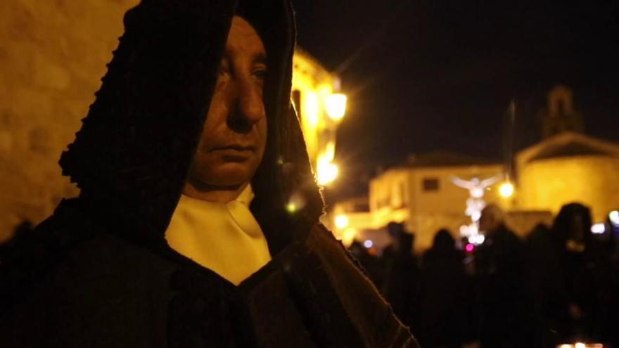 Semana Santa 2016 en Zamora: El lamento de Las Capas junto al Duero