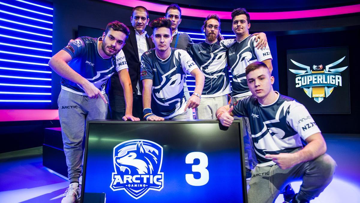 Arctic InnJoo los campeones de la primera edición de la Superliga Orange de Clash Royale