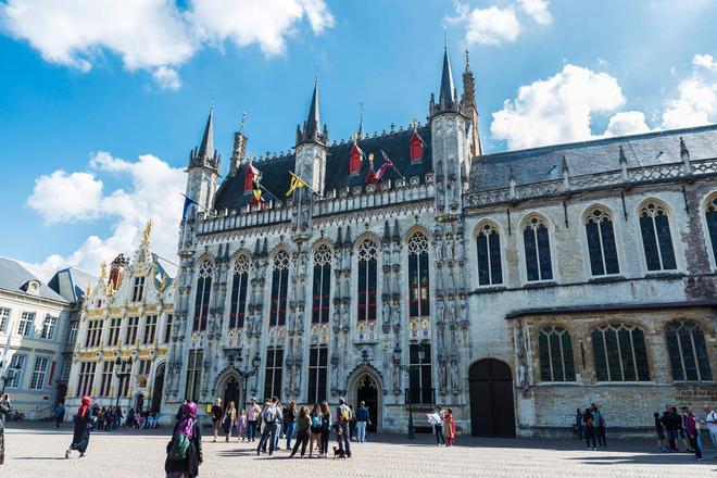 Plaza Burg, Brujas