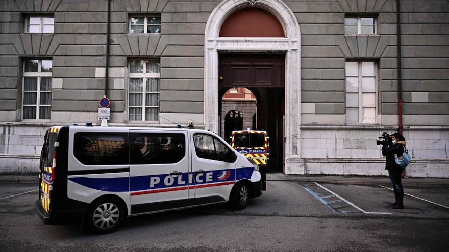 La Policía francesa abate a un hombre armado que quería quemar la sinagoga de Ruan