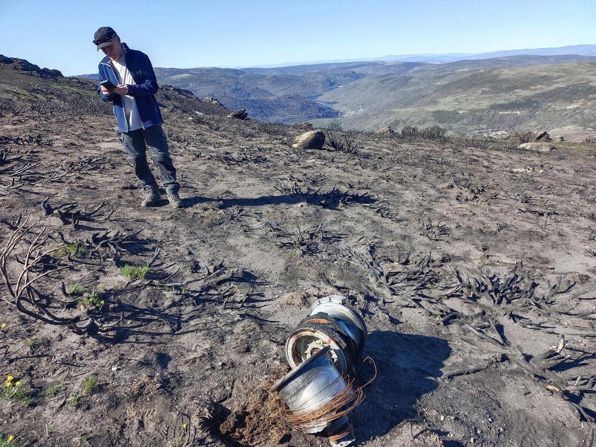 Repuesto el monolito y rescatadas piezas del avión siniestrado en Moncalvo