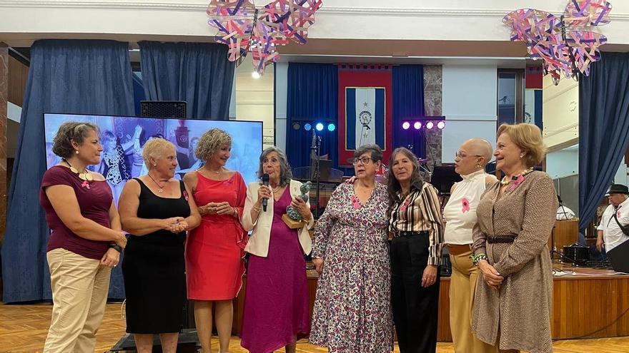 Ámate, la red de apoyo contra el cáncer de mama que recibe la Medalla de Oro de Canarias.