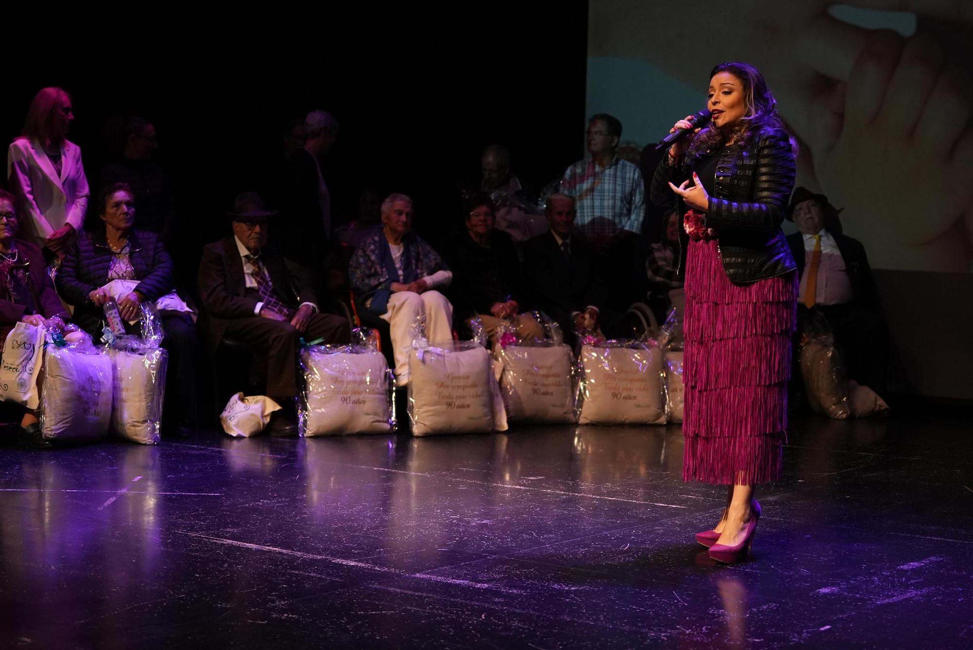 Homenaje a las personas mayores de 90 años en Valleseco