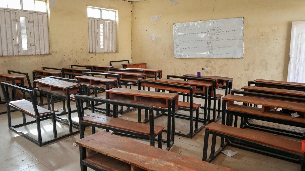 Vista general de un aula en la reabierta escuela secundaria gubernamental para niñas en Chibok.