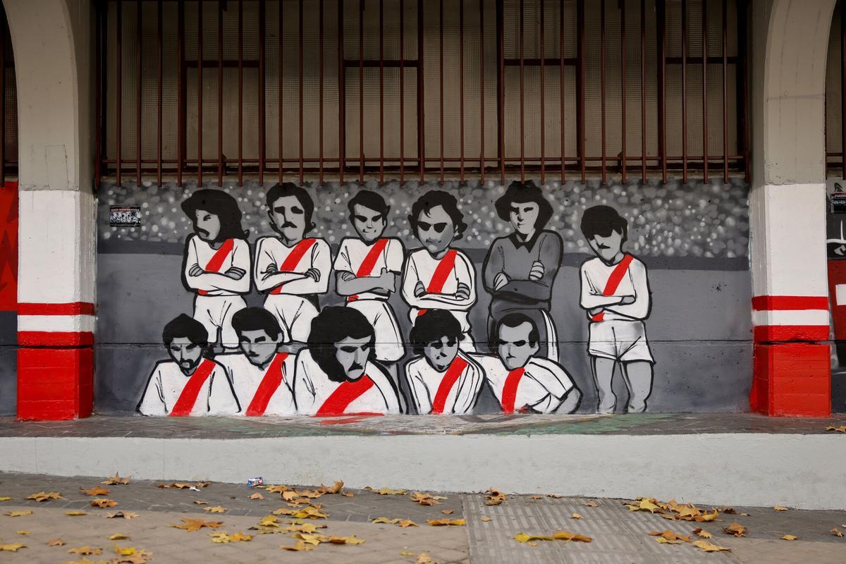 Mural en el exterior del Estadio de Vallecas.