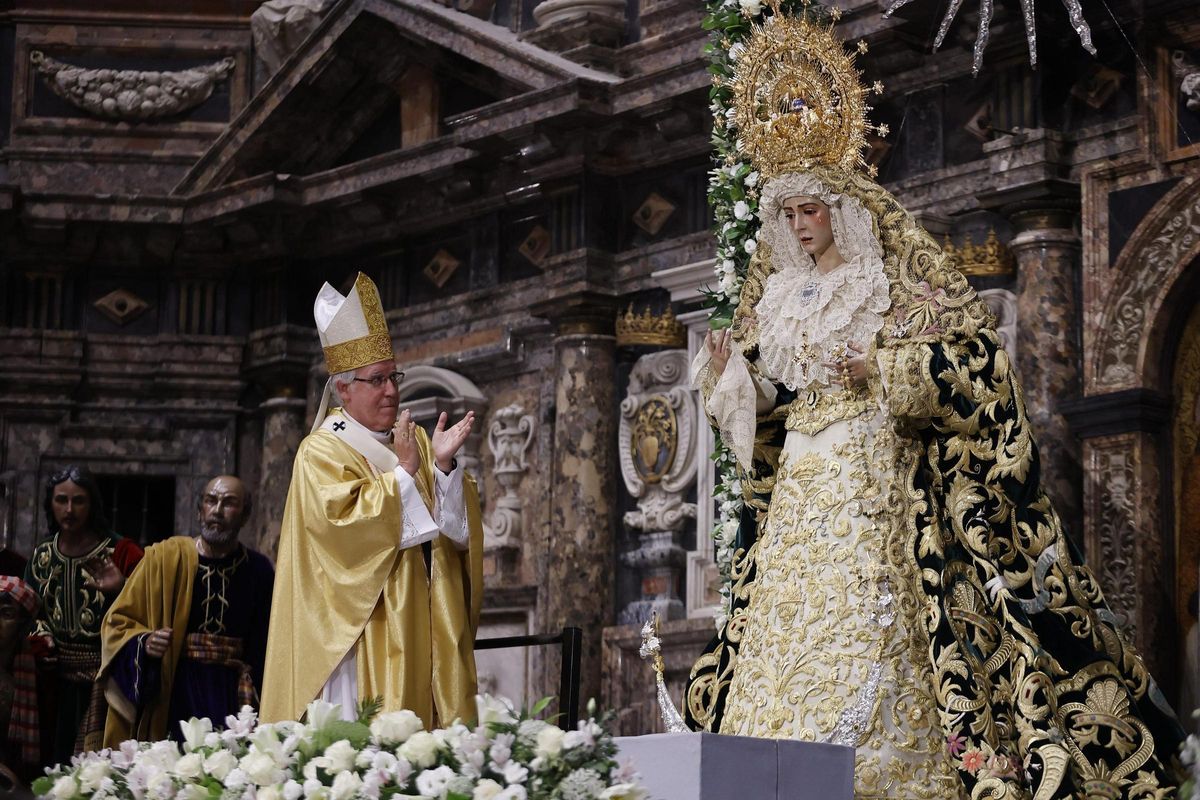 Coronación de la Virgen del Rocío de la Hermandad de la Redención