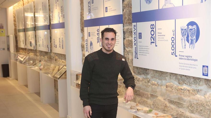 El museo secreto de la calle Real: tesoros arqueológicos, recuerdos del Dépor y una batería de Queen