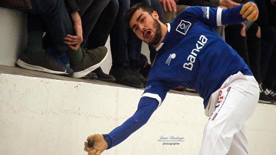 El petrerense Álvaro Francés en plena acción.