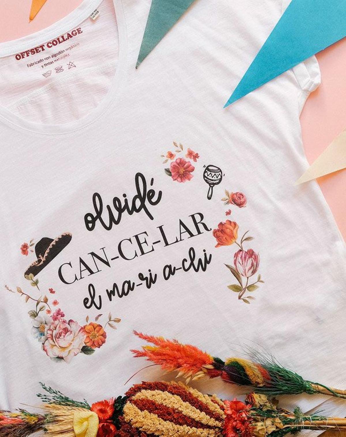 Camiseta de 'La casa de las flores' de Offset T-shirt con la frase: &quot;olvidé cancelar el mariachi&quot;