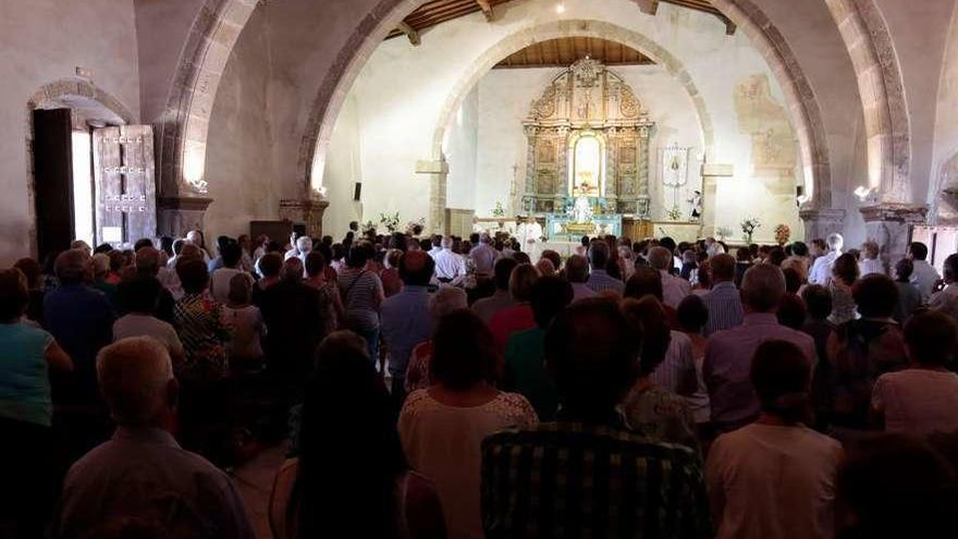 Celebración religiosa en la ermita Virgen de Gracia, para la que se ha solicitado ayuda en Aderisa.