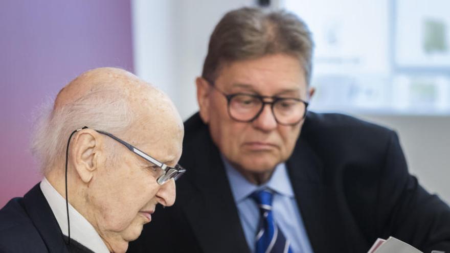 Santiago Grisolía y Javier Quesada, en la presentación de los premios Jaime I