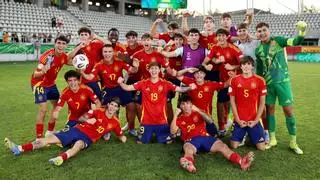 España logra una plaza en la final del Europeo sub 19 en un partido loco con once goles