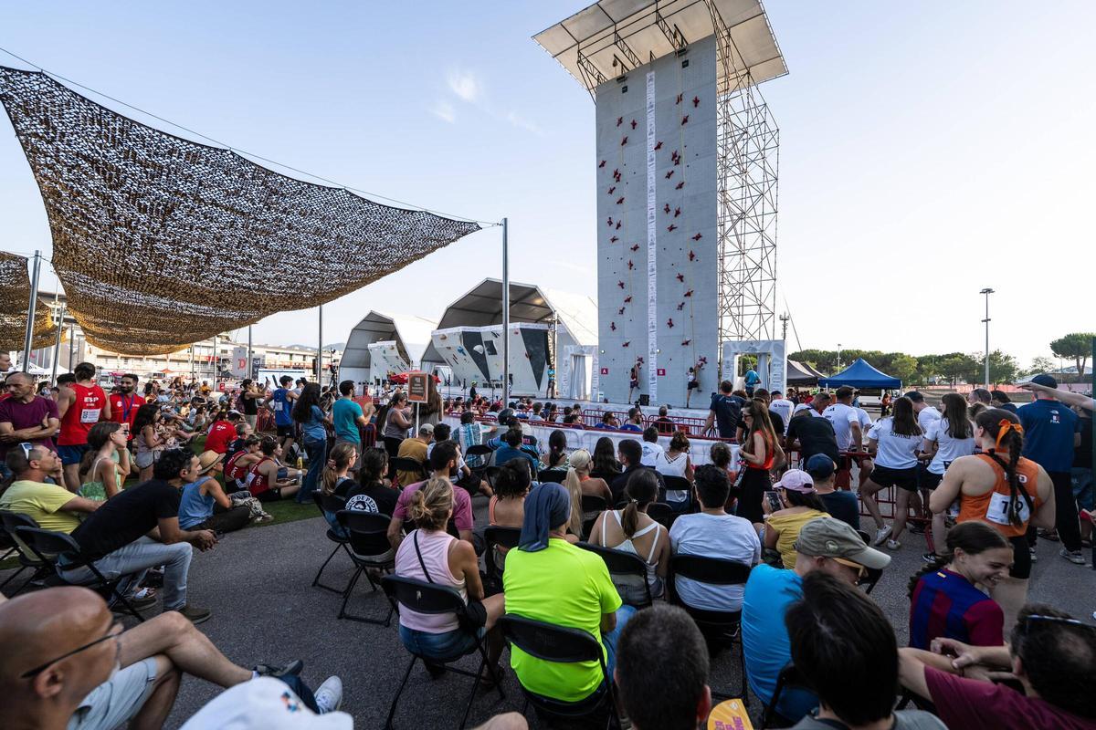 Ambiente durante la competición de escalada de velocidad de la Copa de Europa
