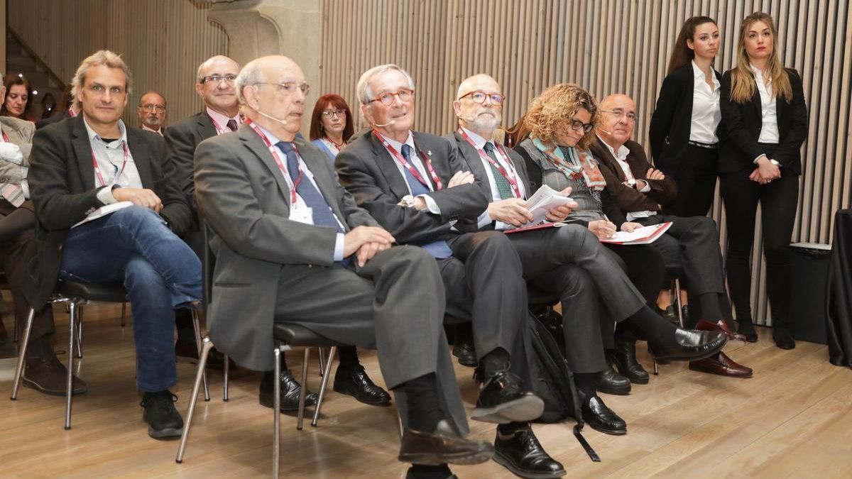 D'esquerra a dreta, els exconsellers de Salut Ramon Espasa, Xavier Trias, Eduard Rius, Marina Geli y Boi Ruiz