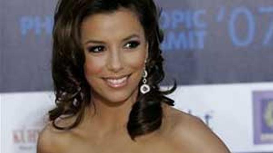 Eva Longoria afirma que &quot;practica mucho&quot; para tener hijos