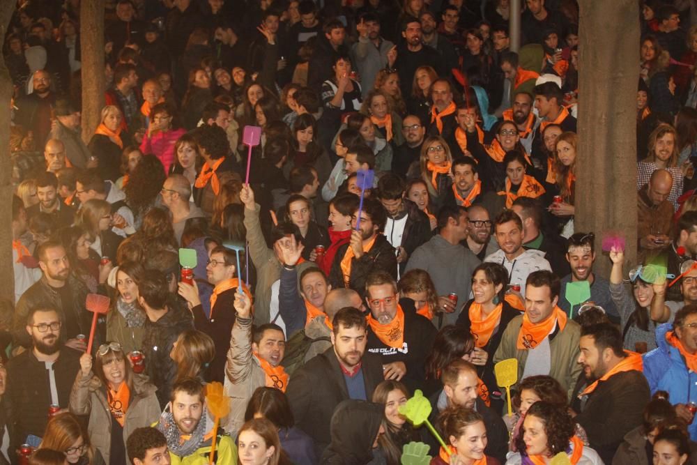 Corremosques multitudinari pel centre de Girona