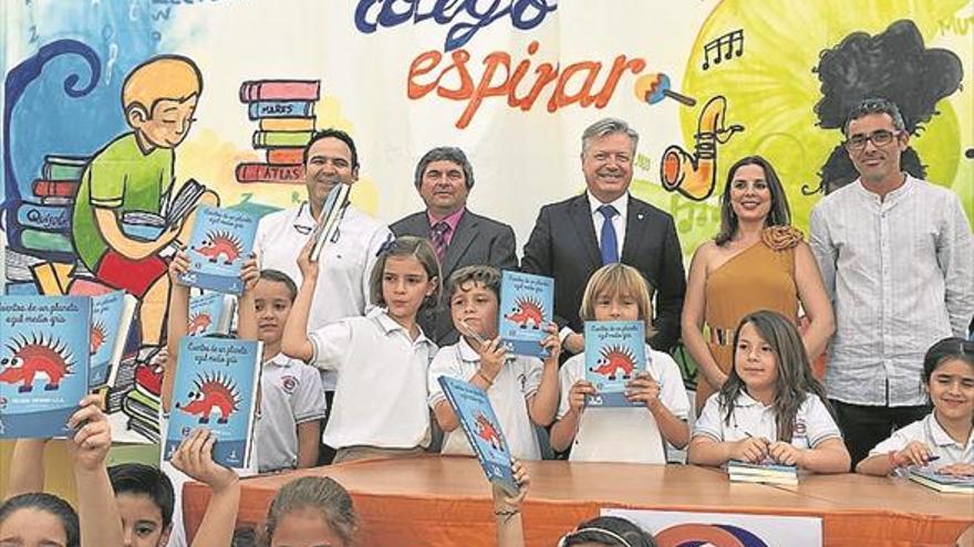 Estudiantes del colegio Espinar publican un libro