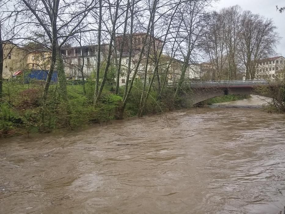 El cabal del riu Fluvià ha augmentat per les darreres pluges