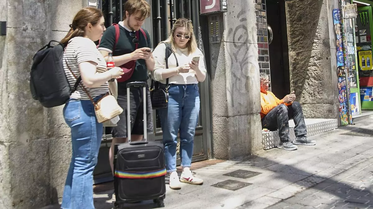 Airbnb culpa a los hoteleros del turismo masivo: "El 80% de las pernoctaciones se producen en hoteles"
